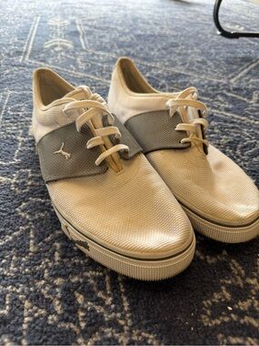 Puma Men's Cream Sneakers with Gray Elastic Strap